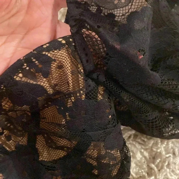 For love and 🍋 lemons lace top size S - Picture 3 of 5